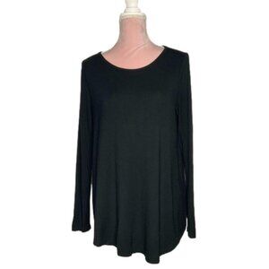 Alto black tunic top.